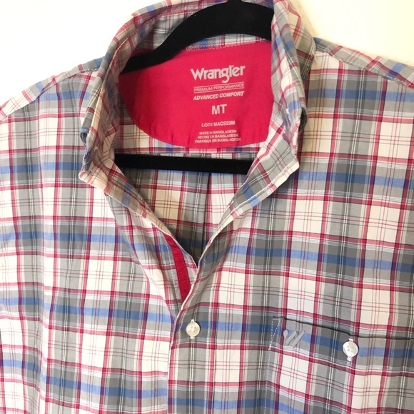 5 FOR $25 ⭐️ Wrangler Short Sleeve Button Down - Picture 3 of 3